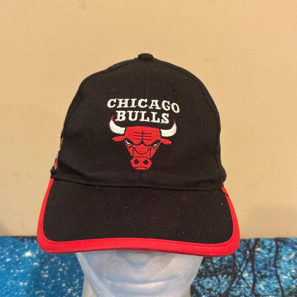Chicago Bulls NBA Basketball Hat Black Red Adjustable Strapback Cap Embroidered
